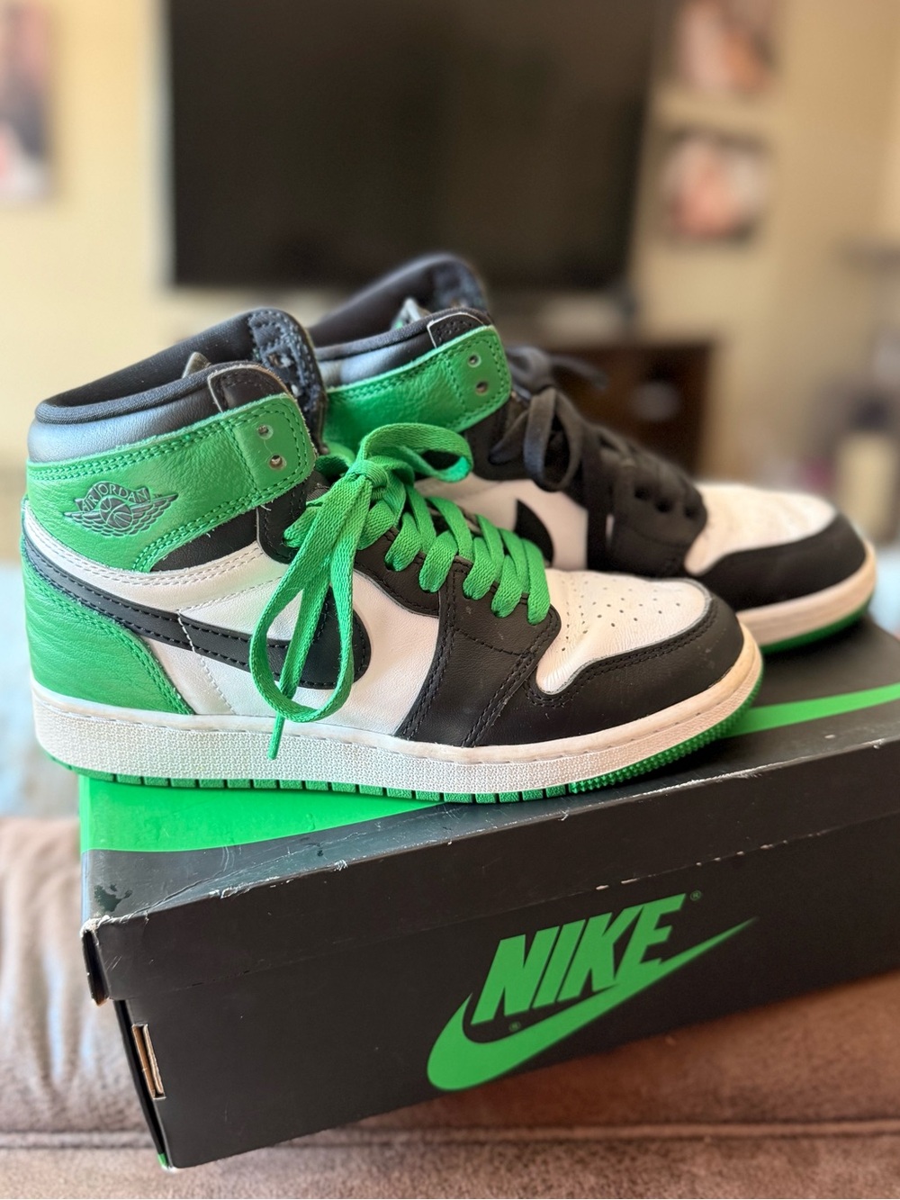 Nike Kids High-Top Sneakers in Black White Green